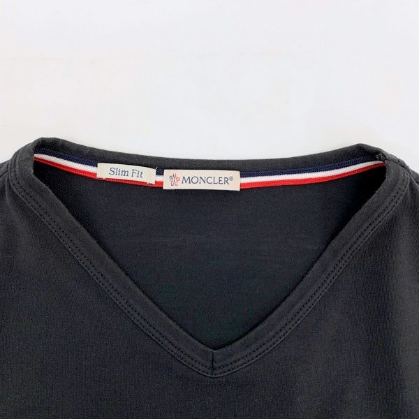 MONCLER スリムフィット Vネック Tシャツ 半袖 カットソー ロゴ 