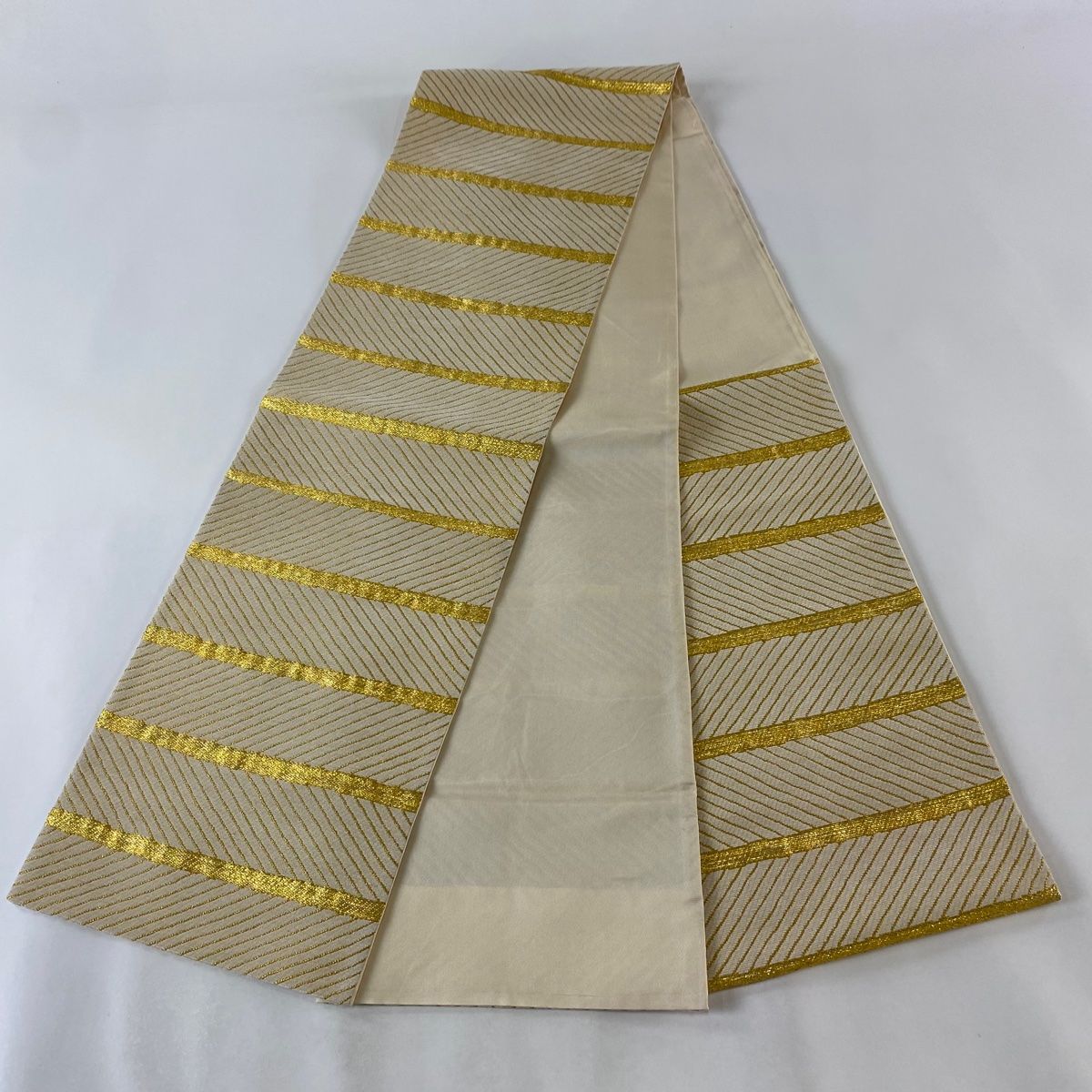 袋帯 美品 名品 横段 斜縞 金糸 箔 ベージュ 六通 正絹 【中古