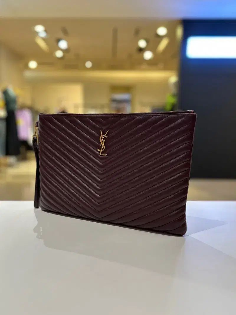 Saint Laurent サンローラン マトラッセ ゴールド large ラージ クラッチバッグ 440222