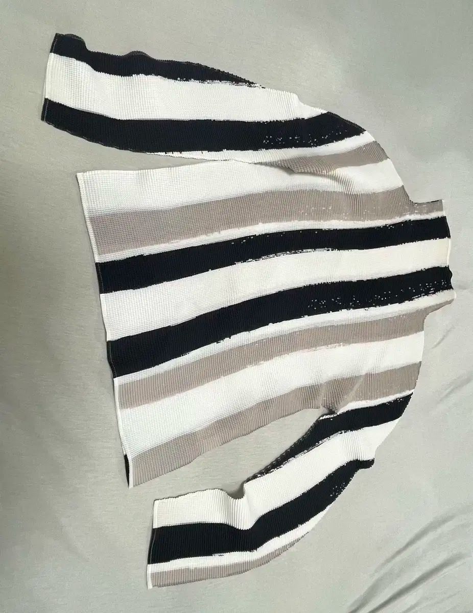 me ISSEY MIYAKE イッセイミヤケ ハイネックトップ