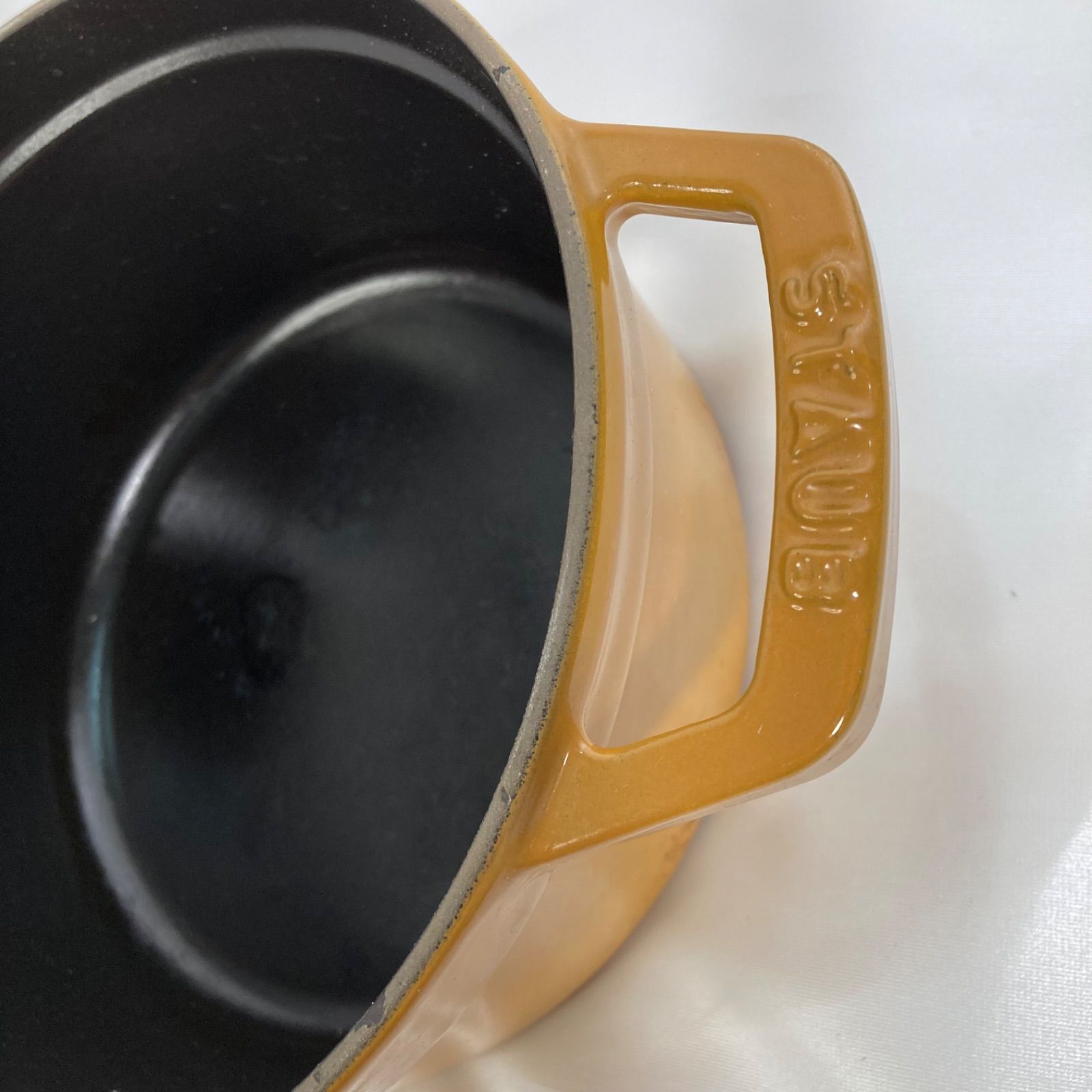 STAUB ストウブ ココットラウンド14 マスタード ストウブ（STAUB