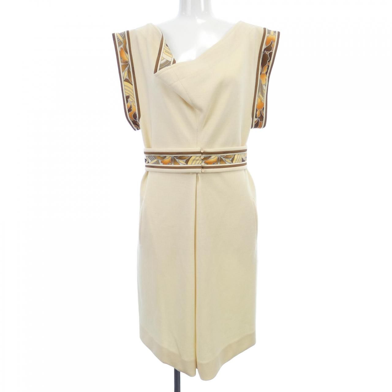 LEONARD のワンピース　サイズ42 LEONARD のワンピース サイズ42