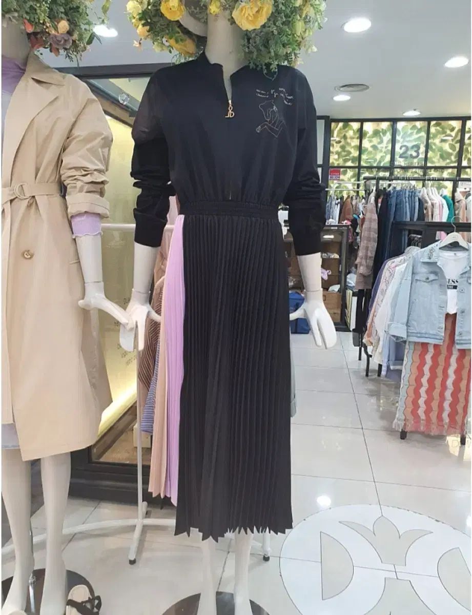 DEWL プリーツ ロング丈ワンピース