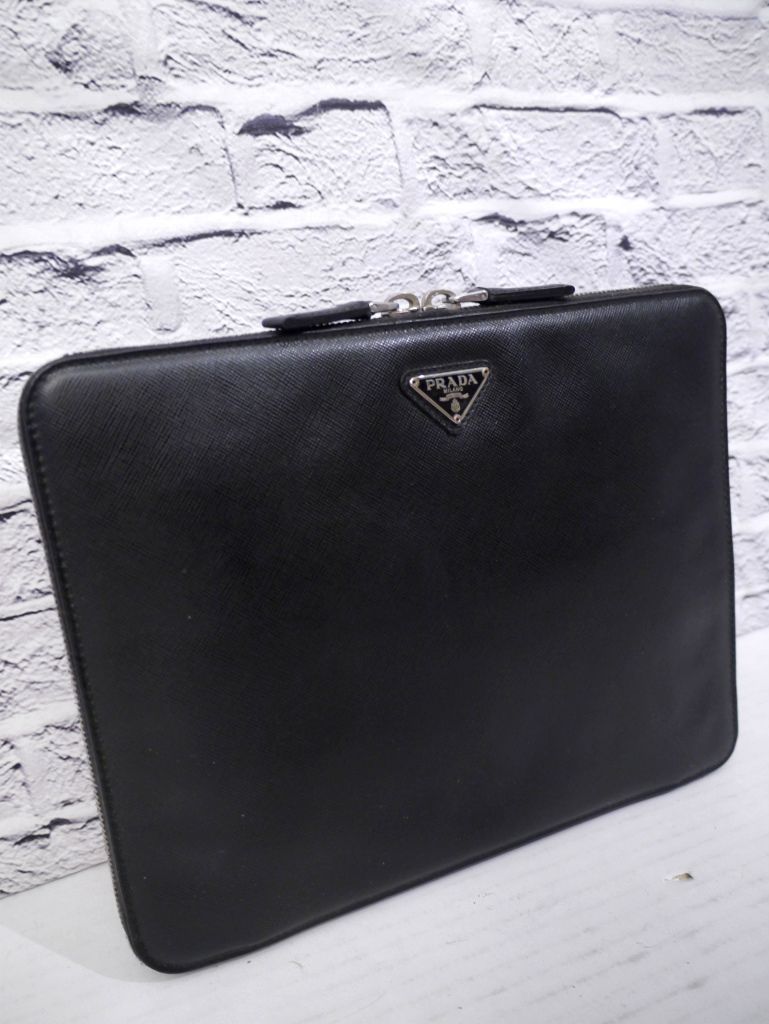 希少 PRADA プラダ iPad ケース サフィアーノ レザー タブレット 希少 PRADA プラダ iPad ケース サフィアーノ レザー タブレット