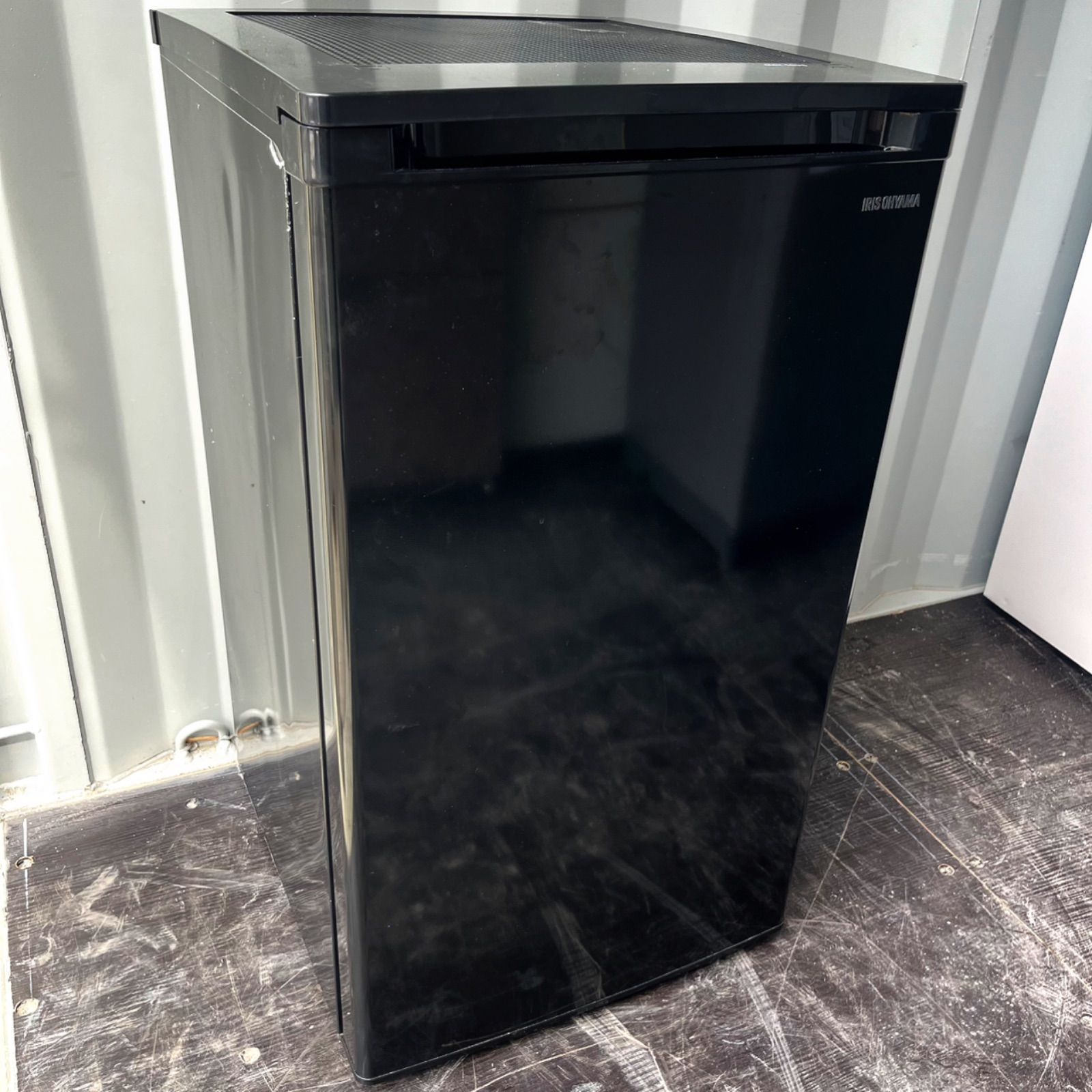 取付無料！アイリスオーヤマスタイリッシュブラックワンドア小さめ便利
