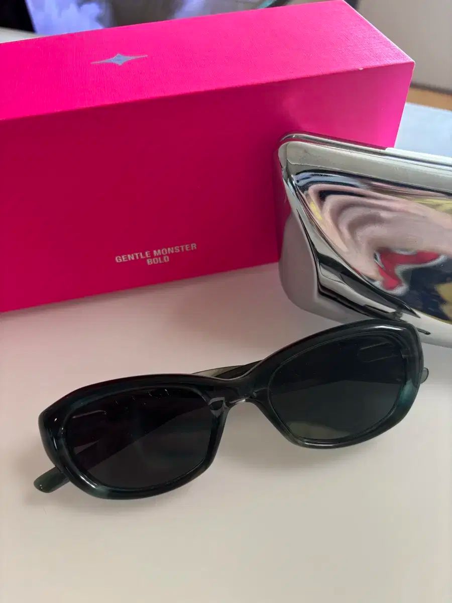 確実正規品 ジェントルモンスター JULES サングラス 美品□GENTLE MONSTER ジェントルモンスター JULES KDC1 BOLD