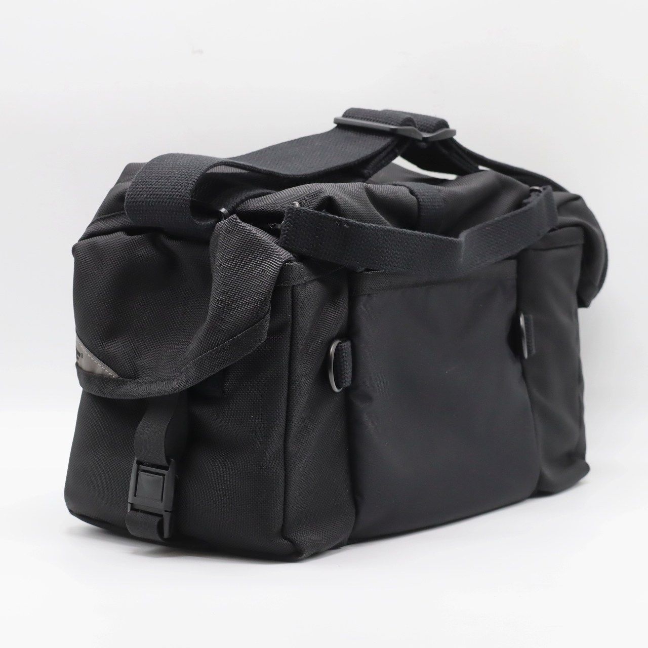 プロカメラマン愛用 撮影機材収納に最適な高耐久モデル