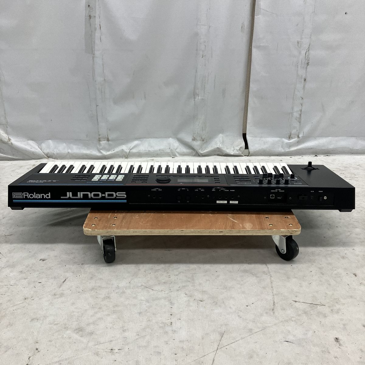Roland Juno-DS（61鍵） シンセサイザー　中古／一部鍵盤不良あり 新旧】JUNO-DとJUNO-DSを店頭で弾き比べできます！【61鍵