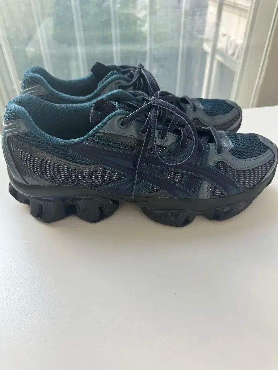 アシックス US5-S ゲル クォンタム キネティック ライト Indigo Pコート 270