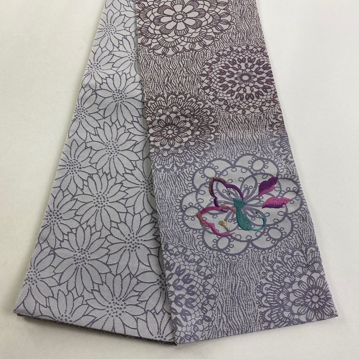 半幅帯 名品 想屋 華文 猫 金糸 刺繍 灰紫 正絹
