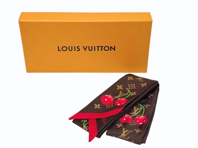 ①ヴィトン 村上隆　チェリースカーフ　バンドー　新品未使用 極美品 LOUIS VUITTON ルイヴィトン 村上隆 バンドーBB スカーフ