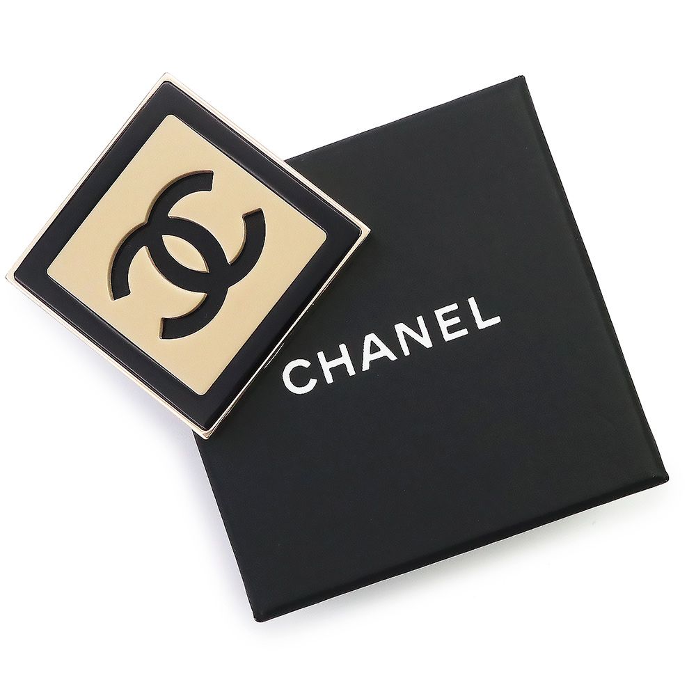 CHANEL シャネル ブローチ CCロゴブローチ ブラック＆ゴールド CHANEL シャネル ココマーク ブローチ レザー ゴールド×ブラック