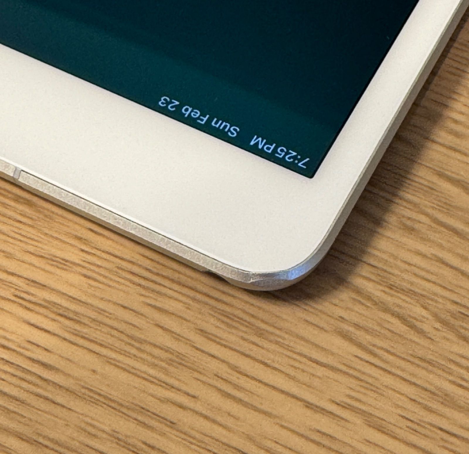 バッテリー最大容量94%】iPad Air 第3世代 64GB Cellular(Simフリー)