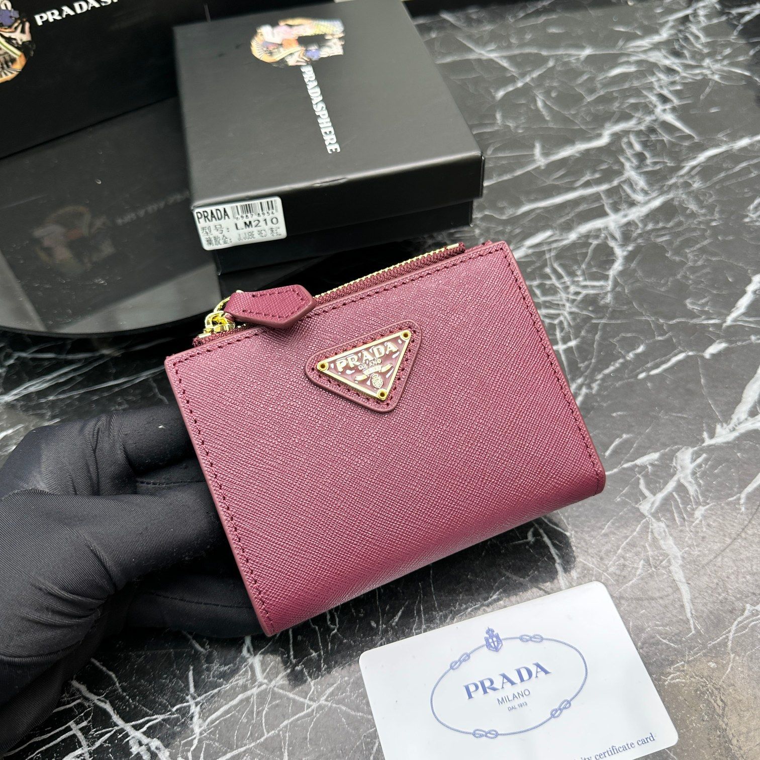 新品未使用】プラダ（Prada）二つ折り財布 牛革 パープル - メルカリ