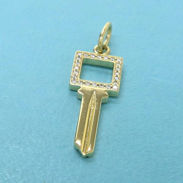 モダンキーオープンスクエアダイヤチャーム