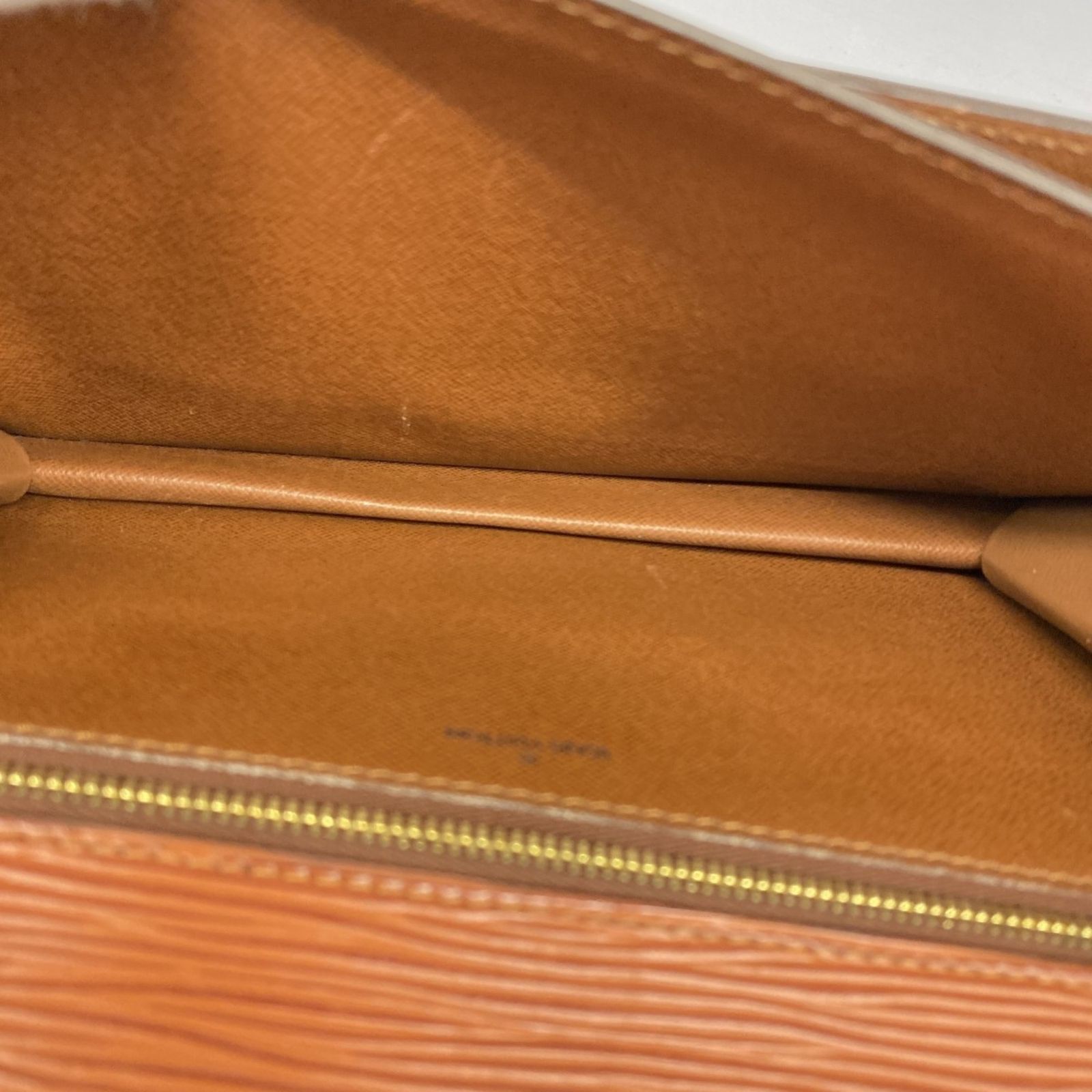 Vuitton ルイ