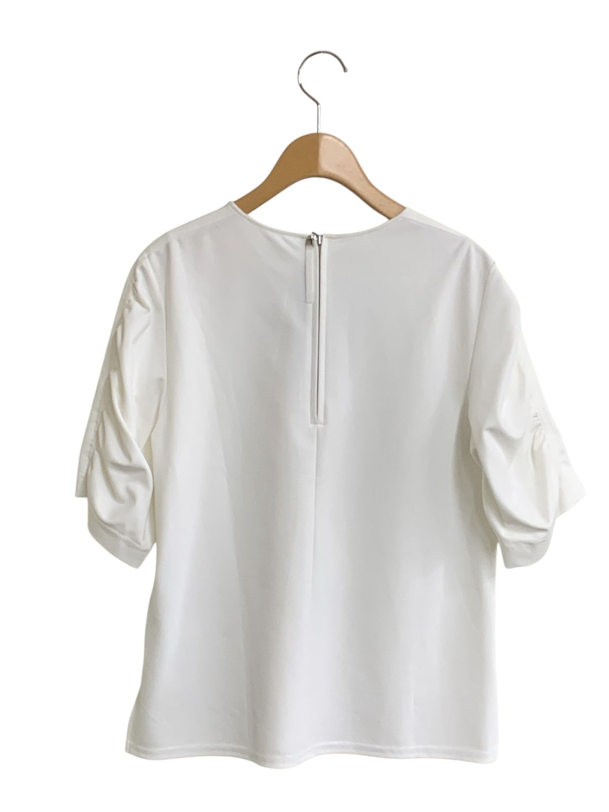 エムプルミエブラック C837-002 プルオーバー 38 ホワイト バック