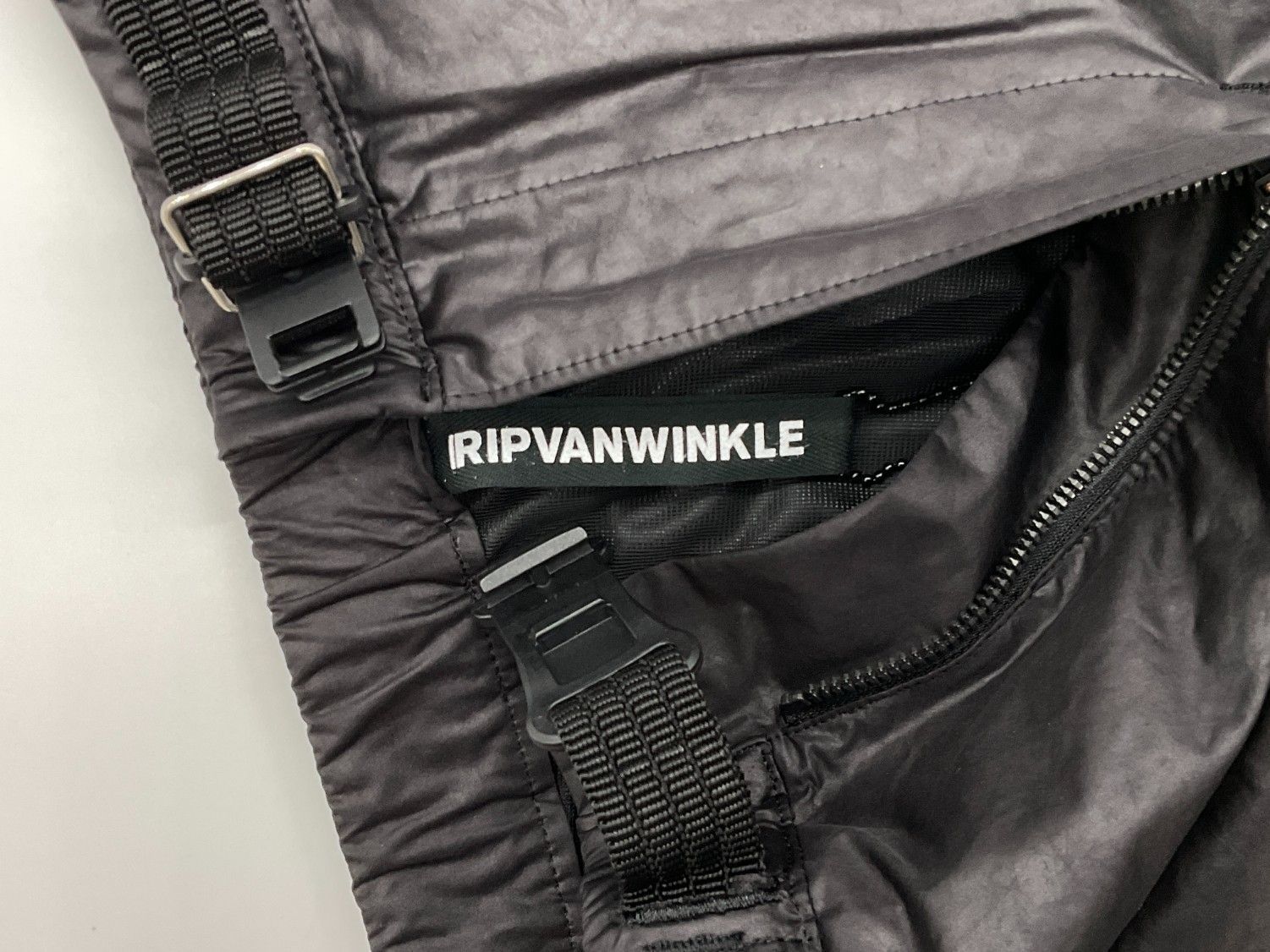 RIPVANWINKLE リップヴァンウィンクル 3 ブラック ANORAK PANTS