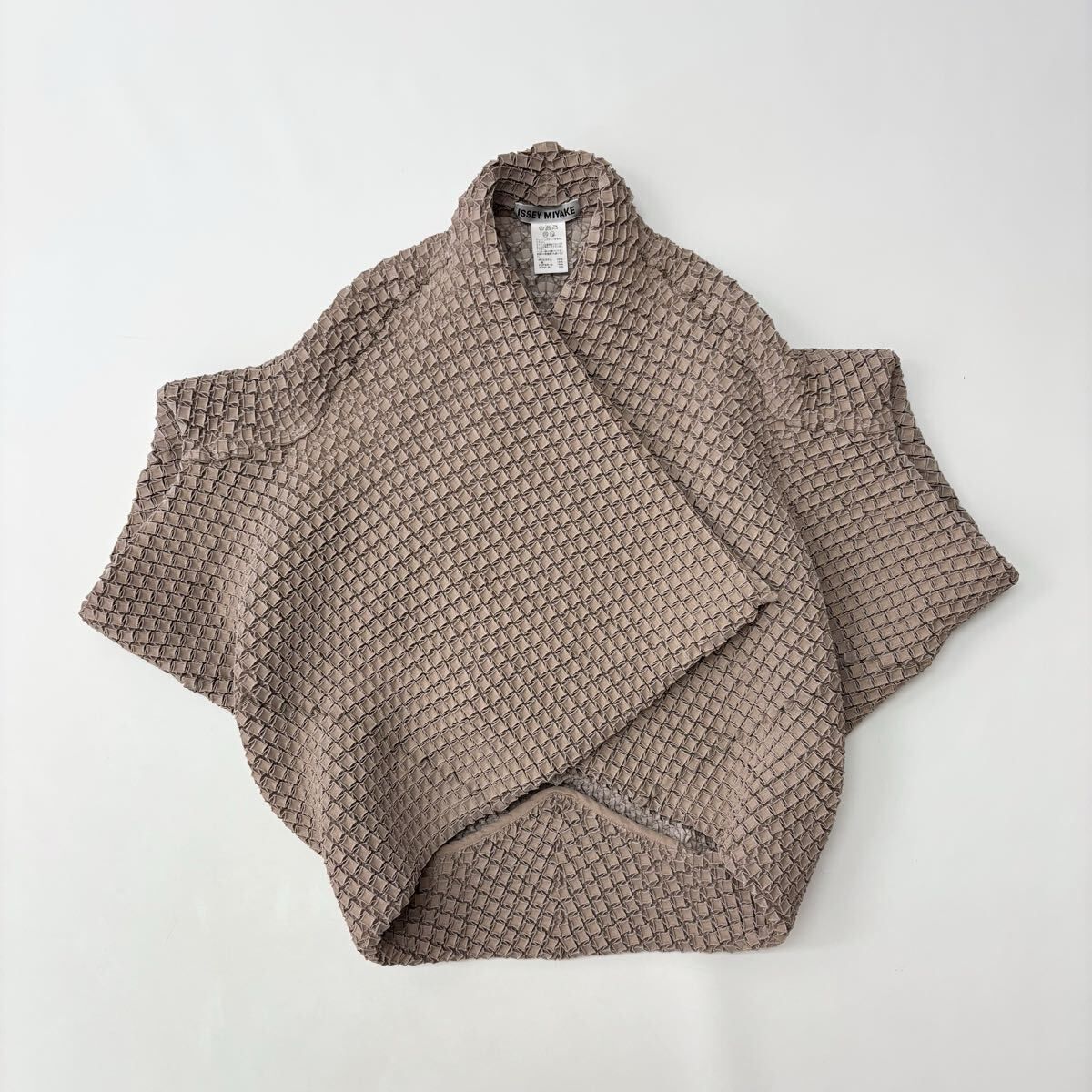 15ss 2015 ISSEY MIYAKE イッセイミヤケ 3D Steam Streach 変形 ジャケット ポンチョ 羽織り スチーム ベージュ 系 サイズ 2 710-0250