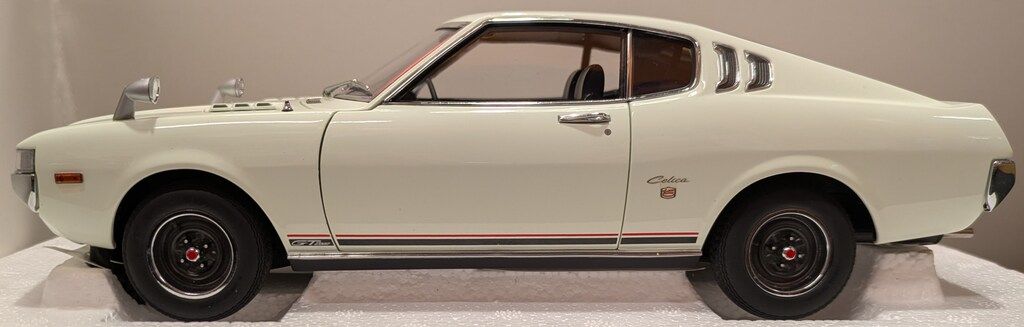 AUTOart 1 18 オートアート コンポジットモデル トヨタ セリカ リフトバック 2000GT RA25 1973 ホワイト