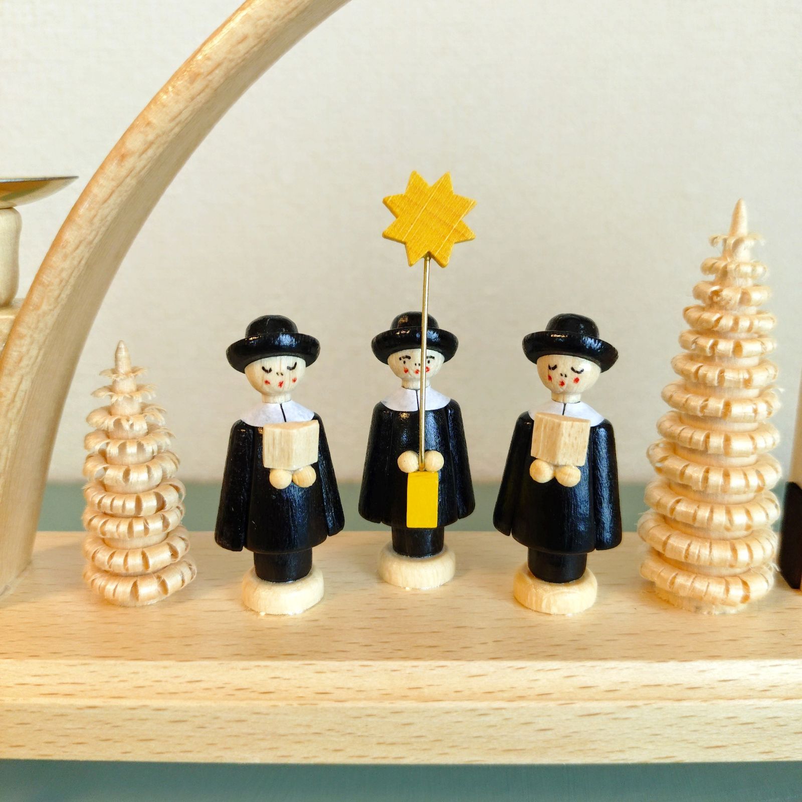 100％ 本物保証! 教会と聖歌隊のシュヴィップボーゲン ドイツ工芸品 木製 ドイツ雑貨 木製インテリア