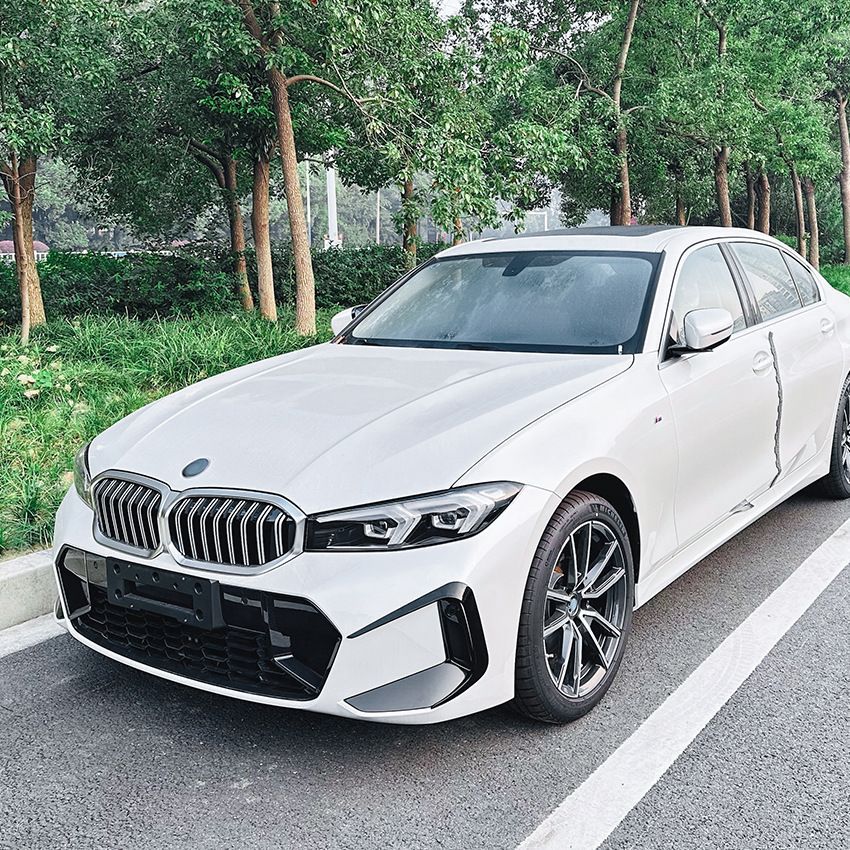 外装パーツ メンズ向け スポーツスタイル 通年対応 BMW 3シリーズ G20 G21 LCI Mスポーツ 2025年以降 フロントグリルフィン ダクトカバー ABS製 ピアノブラック カーボン調