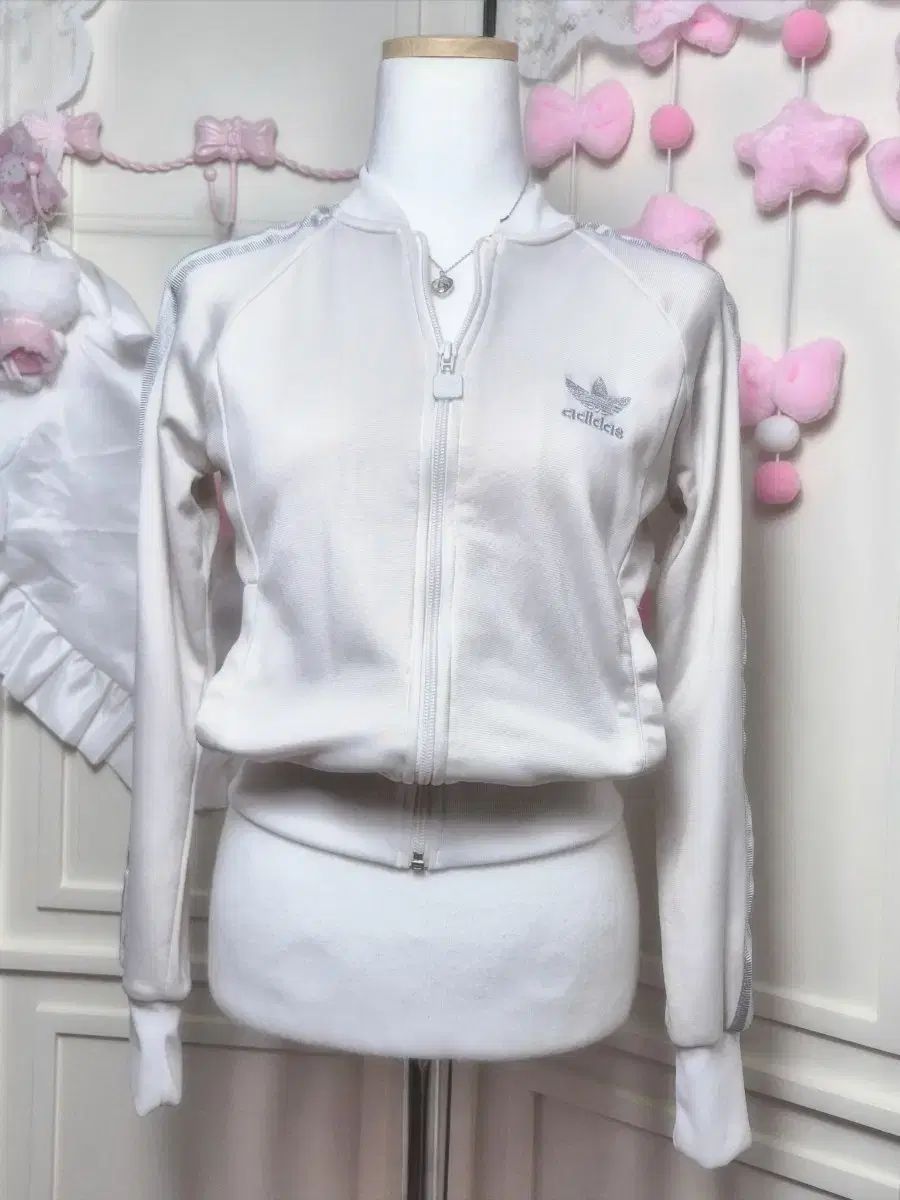 adidas アディダス 必須アイテム シルバー 白 トラックトップス ジャージ セール stc