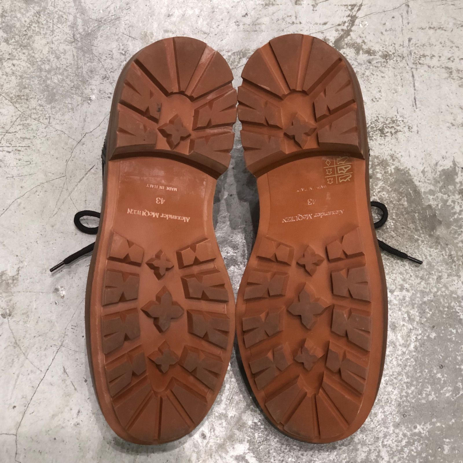 ALEXANDER MCQUEEN シャイニーダービー オックスフォード シューズ 