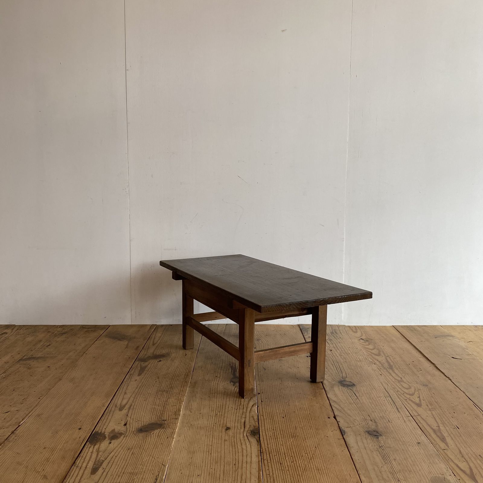 古道具　長机　展示台　テレビ台　飾り棚　ローテーブル　無垢材　アンティーク 古道具長机展示台テレビ台飾り棚ローテーブル無垢材アンティーク