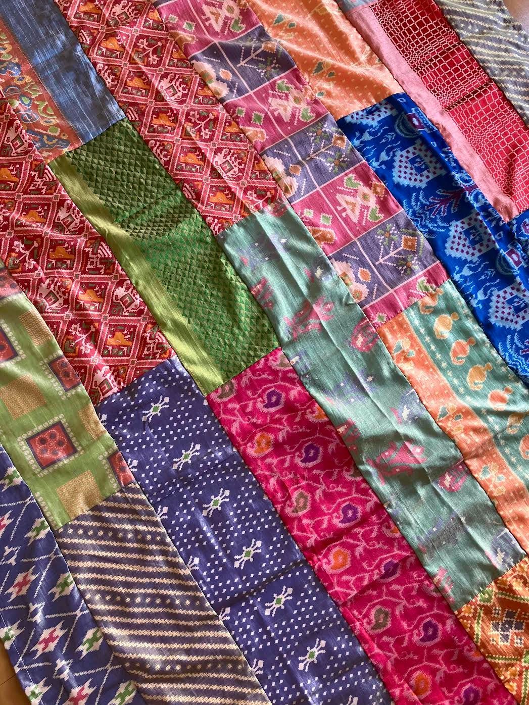 インド直輸入！ シルクサリー パッチワークカーテン 2枚セット インド直輸入！ シルクサリー パッチワークカーテン 2枚セット インド