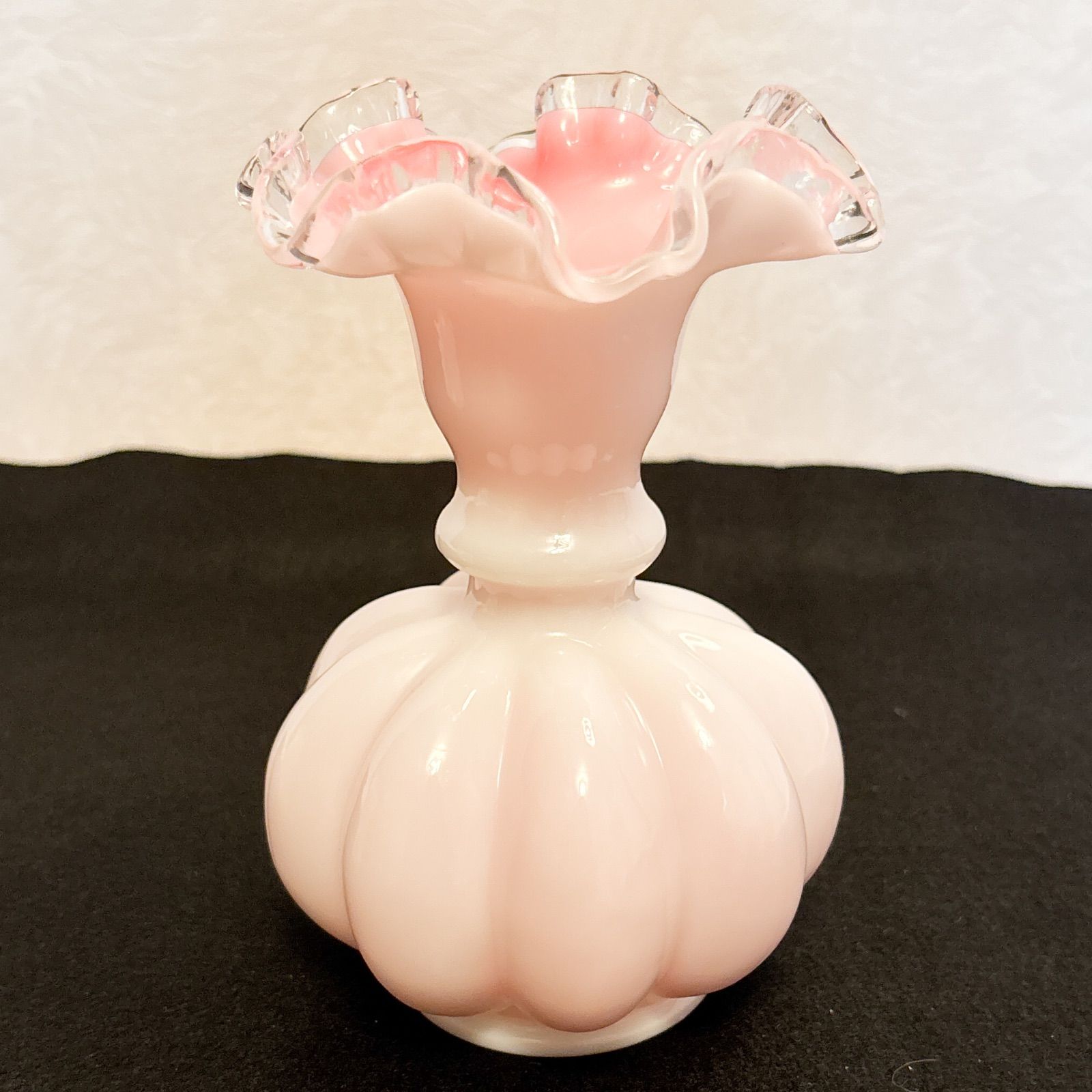 フェントン ピーチクレスト ミルクガラス ピンク 花瓶 フラワー