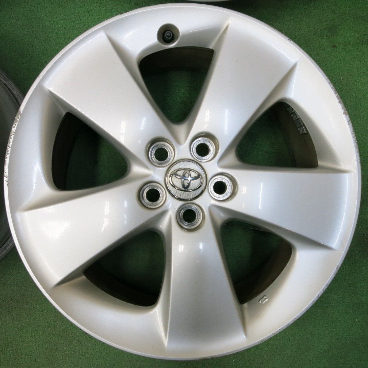 プリウス　PCD100 17インチ　　タイヤ付き 送料無料* 4本価格☆トヨタ プリウス Sツーリング 純正 ホイール 17