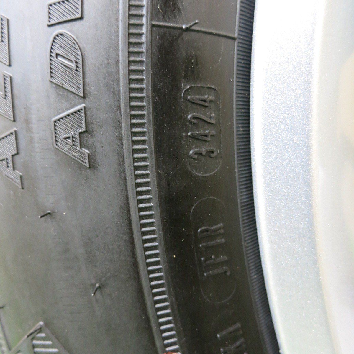未使用24年1本☆ランドローバー ディフェンダー 純正 255/60R20