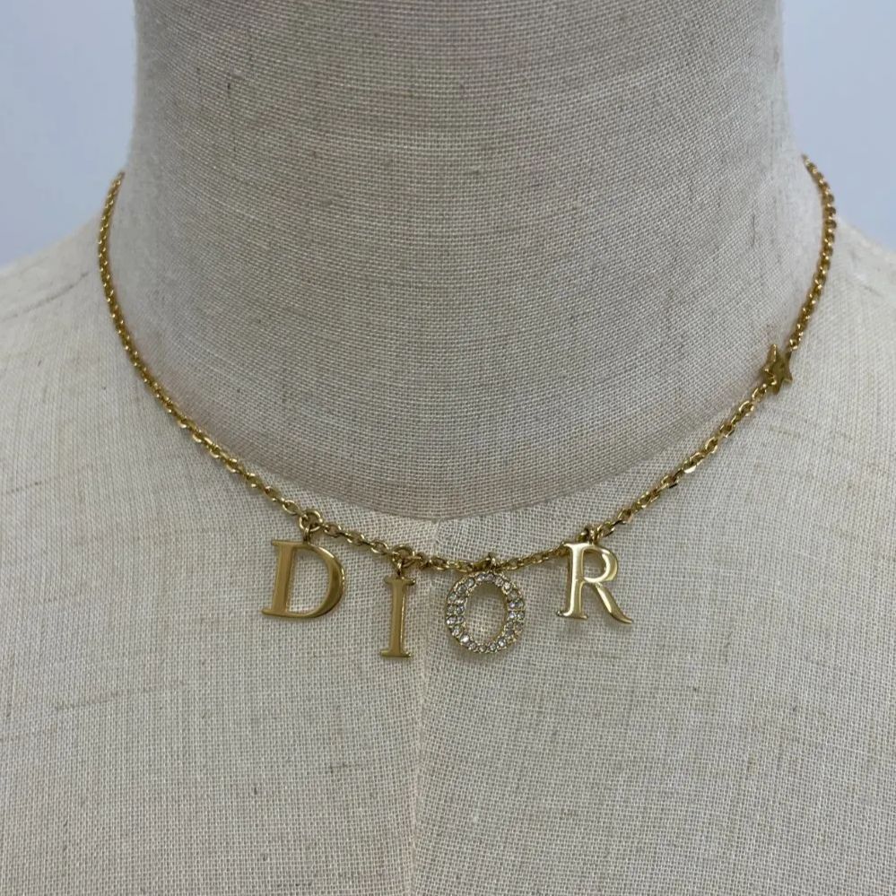 DIOR ロゴ ネックレス ディオレボリューション スター - メルカリ