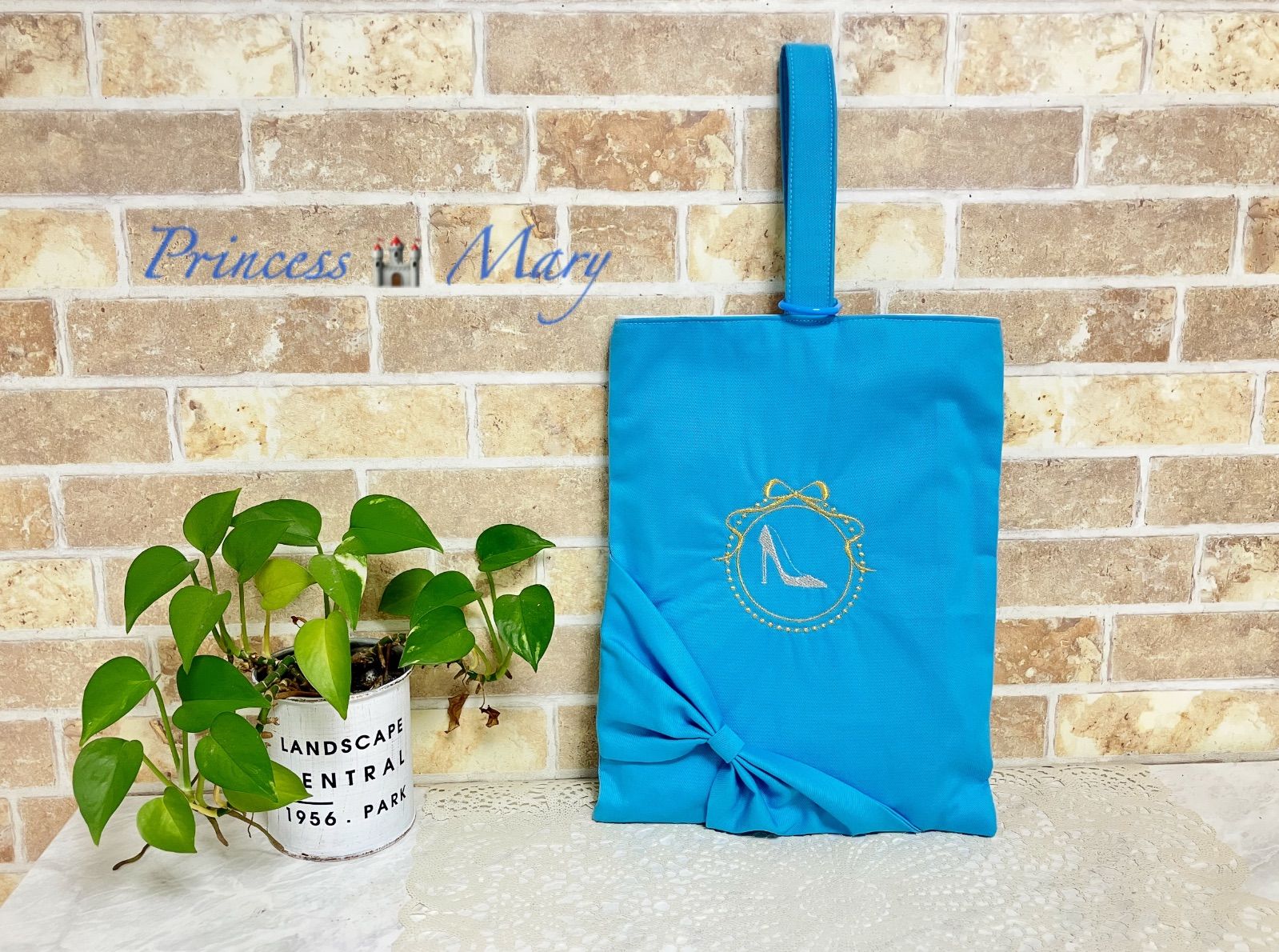 【受注製作】プリンセスのような刺繍入りシューズバッグバッグ　ブルー