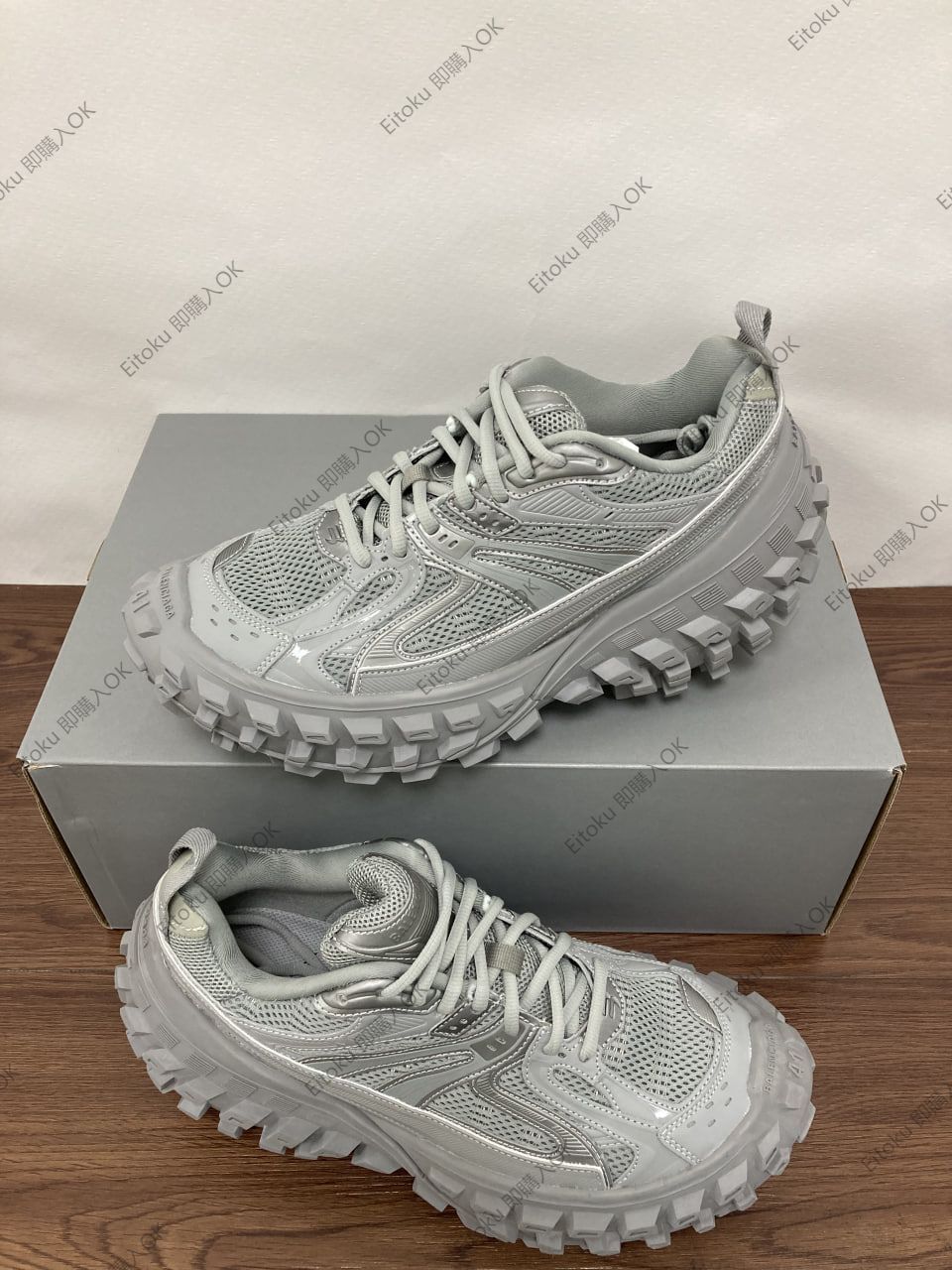 Balenciaga defender