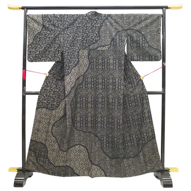 新古品】 本場大島紬 訪問着 着物 未使用 正絹 染大島 黒 薄茶