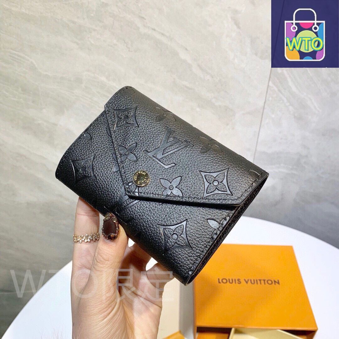 黒色の短い財布