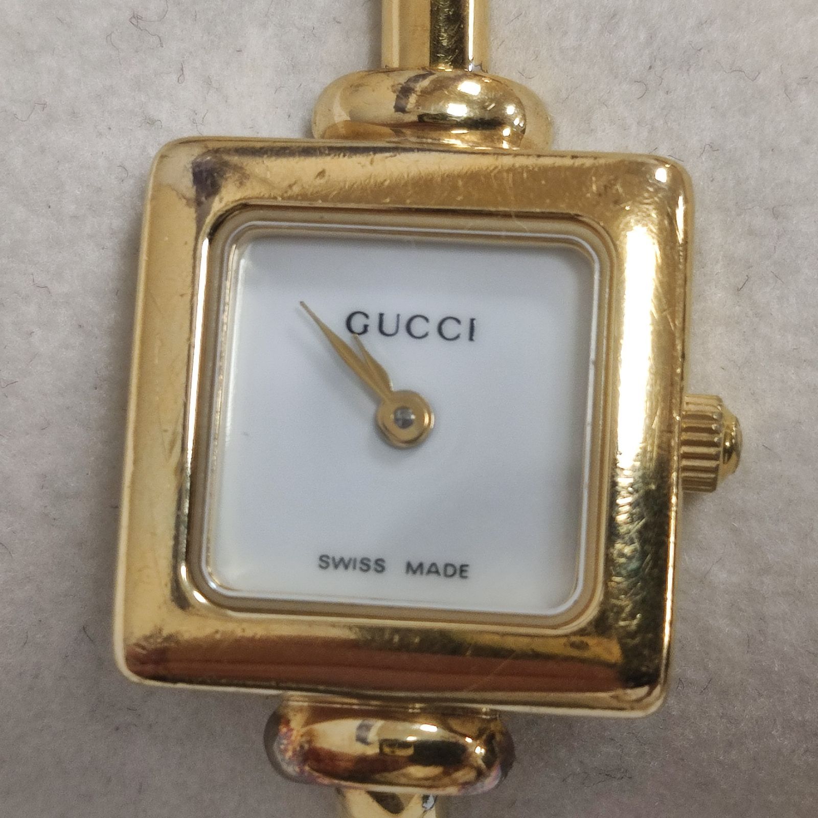 最も完璧な GUCCI レディース 電池交換済/稼働品 1900L バングルウォッチ 時計
