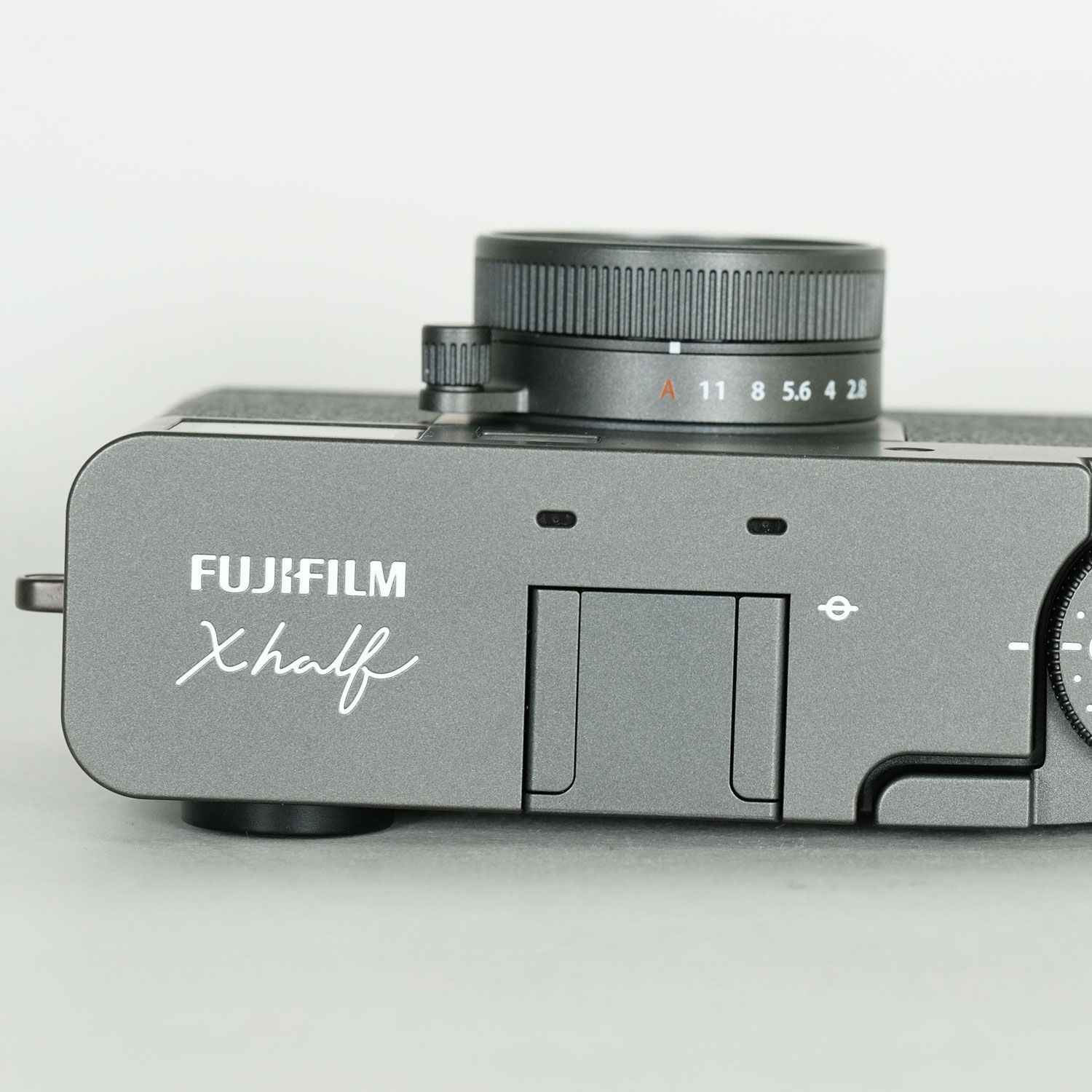 新品同様｜シャッター数10回] FUJIFILM X half X-HF1[チャコール