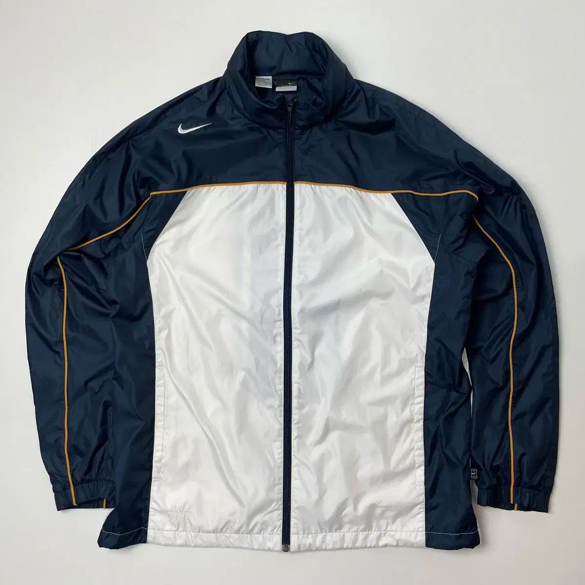 中古 Nike(ナイキ） ウインドブレーカー フード ジャケット ブルゾン