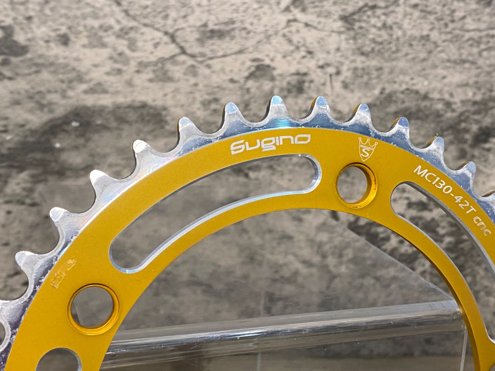 JJ557 スギノ Sugino MC130 チェーンリング 金 42T PCD130mm 厚歯