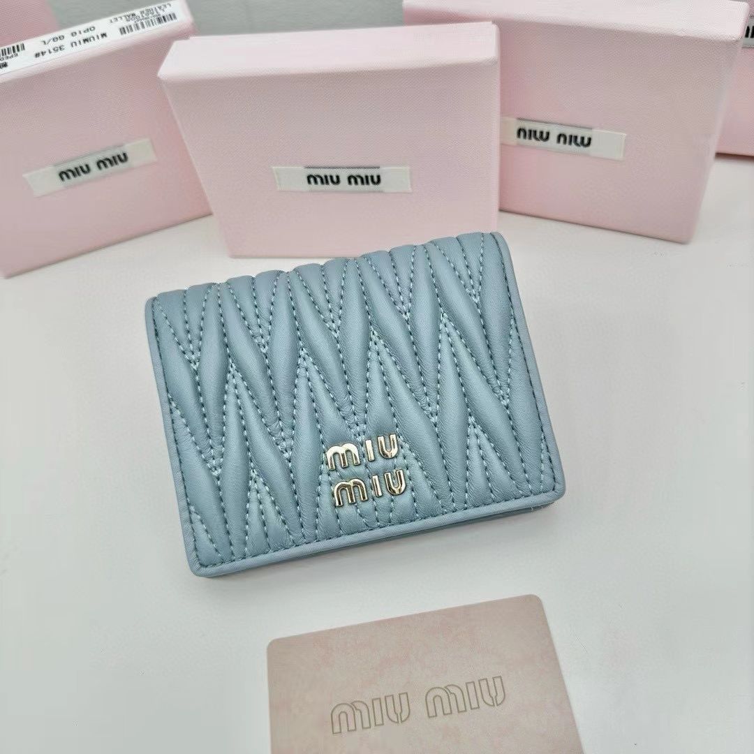 新品✨ MIU MIU ミュウミュウ 二つ折り財布 ブルー レデイース財布#34