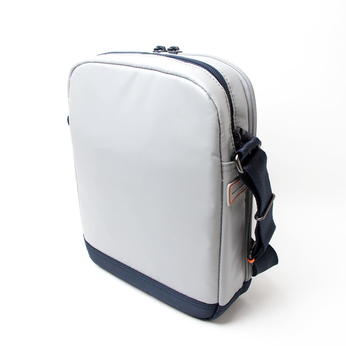 【美品】Hedgren ヘデグレン ウエストポーチ ブラック シルバーロゴ Hedgren Connect ヘデグレン コネクト ガジェットバッグ 斜め