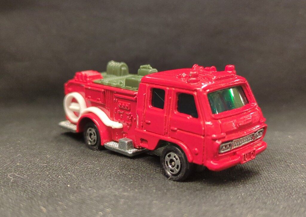 トミー トミカ/黒箱日本製 コンドル化学消防車/プラパーツ濃