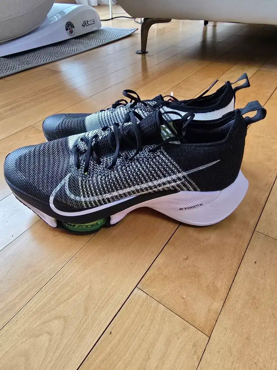 NIKE(ナイキ) エア ズームテンポ フライニット 285mm 新品 出品