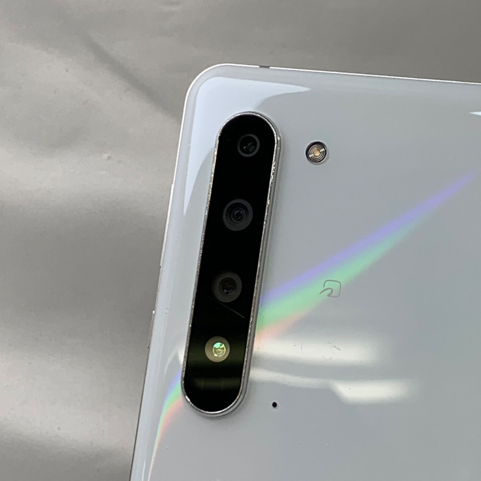 訳あり ドコモ AQUOS R5G ホワイト ☆【訳あり品】docomo AQUOS R5G SH-51A オーロラホワイト