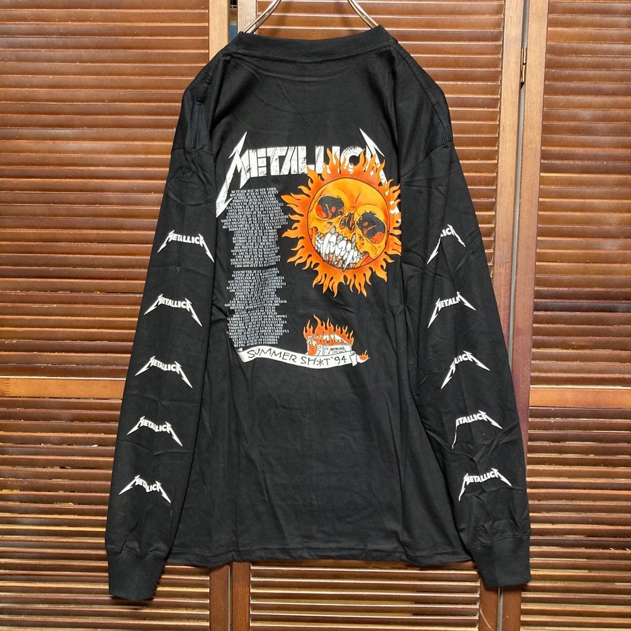 メタリカ METALLICA 黒 長袖 Tシャツ ロンT バンド ロングスリーブ デザイン 袖 両面 プリント 派手 奇抜 古着 ビンテージ vintage ロック パンク メタル ヒップホップ ラッパー アーティスト 7部袖 カットソー