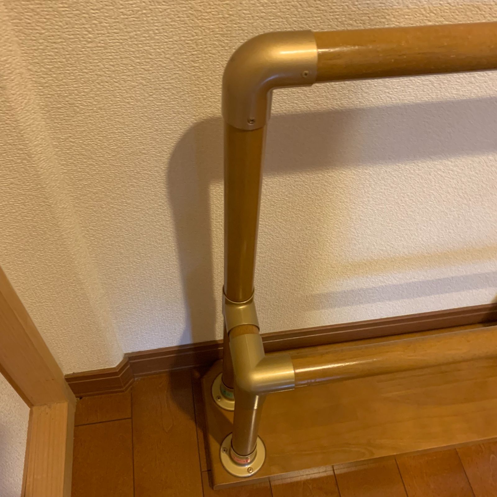 落ち着いた 品 木製手すり スタンバー トイレ型 工事不要 置くだけ B0008 きちんとした