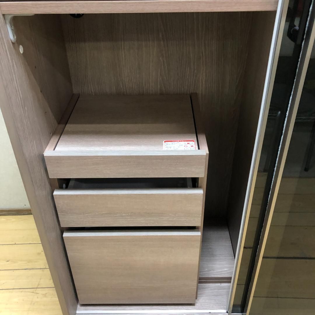 スモークガラス扉